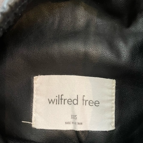 Classic Aritzia Daria Pant (legging) in excellent condition. - Picture 2 of 2